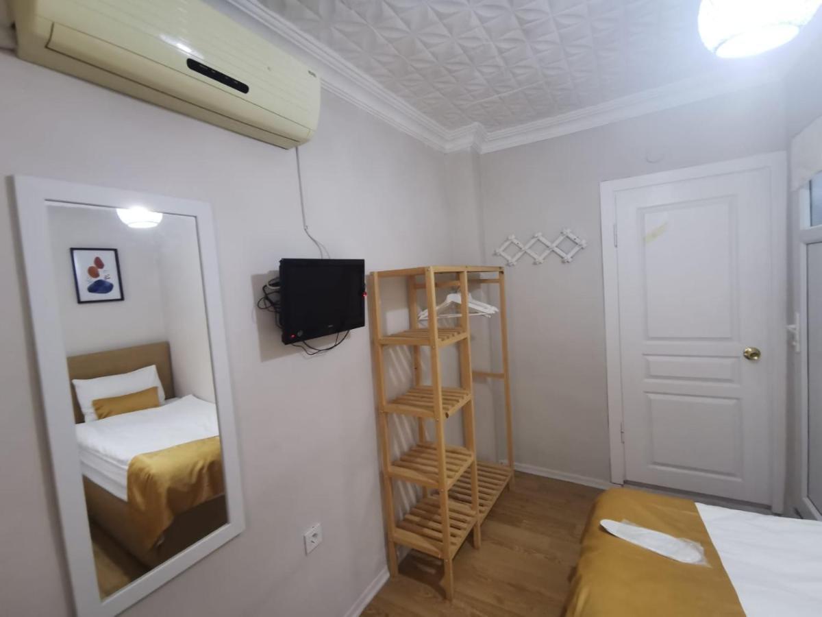 Konut Wooden House Hotel Istanbul Exterior foto